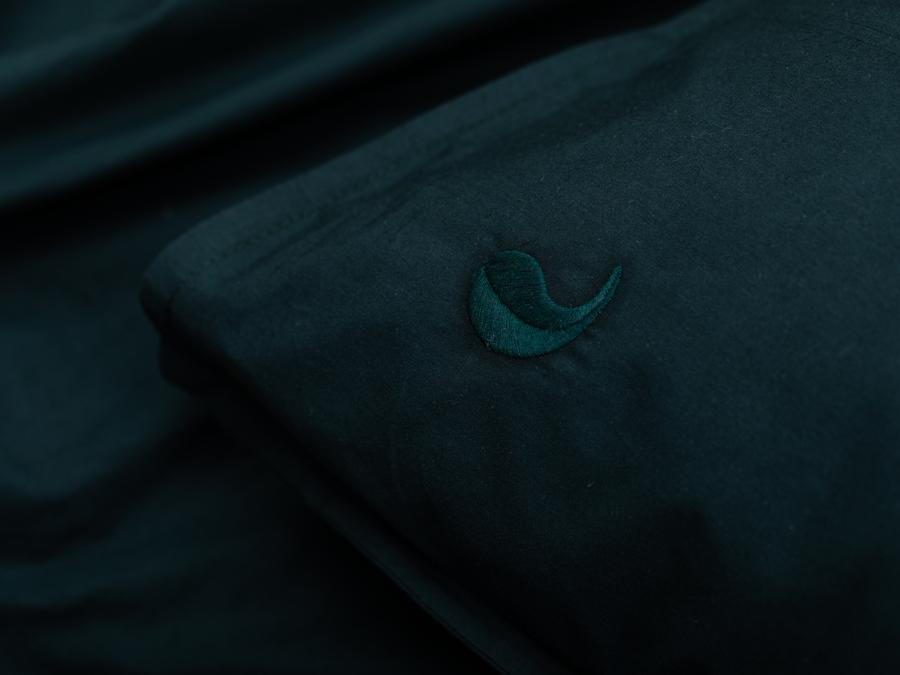 Kandalama percale duvet cover set (dark green with dark green leaves) - Four Leaves