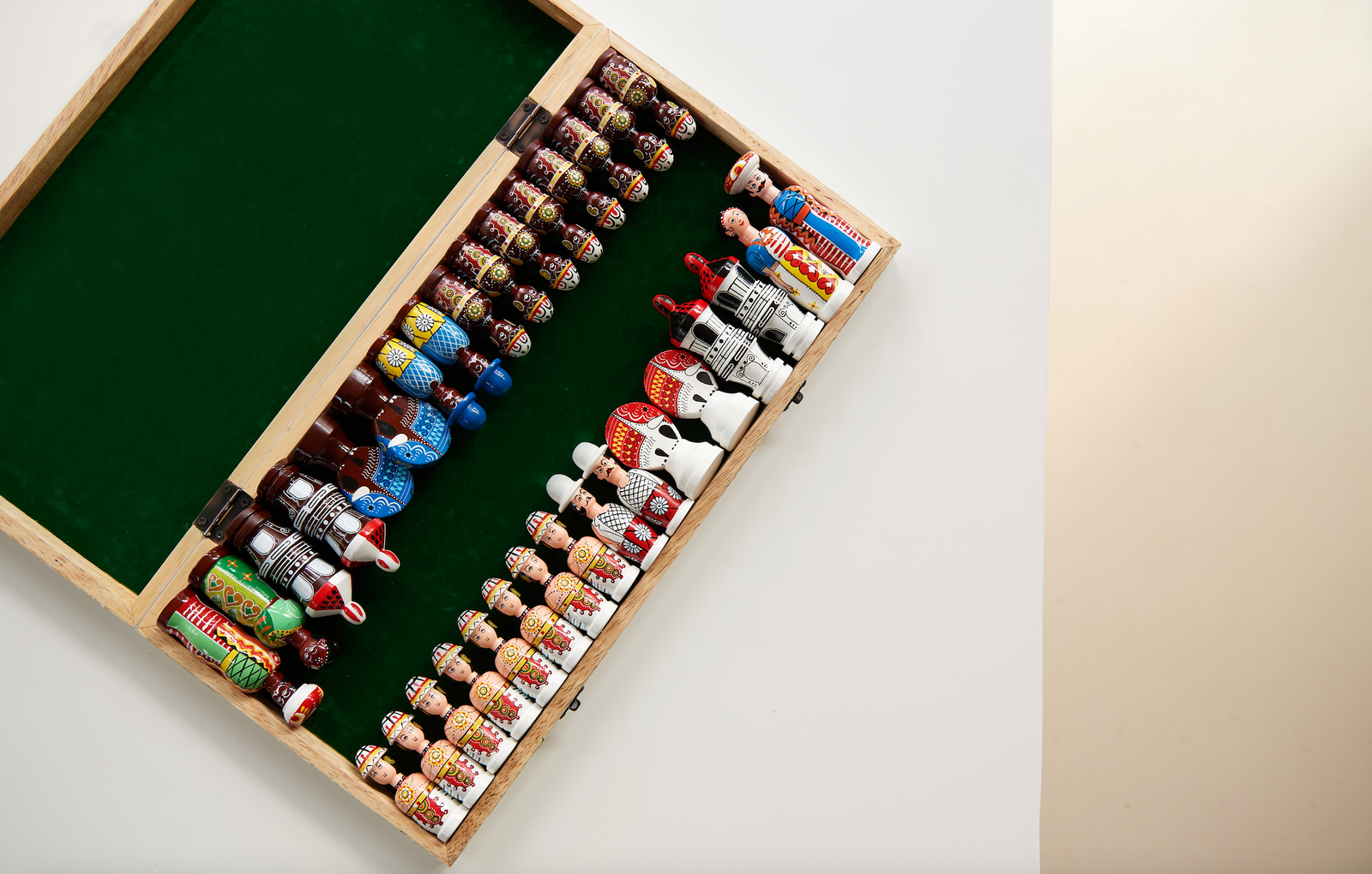 Handmade chess set - Four Leaves